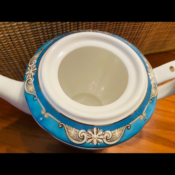 Beautiful Teapot - Display piece - Picture 8 of 9